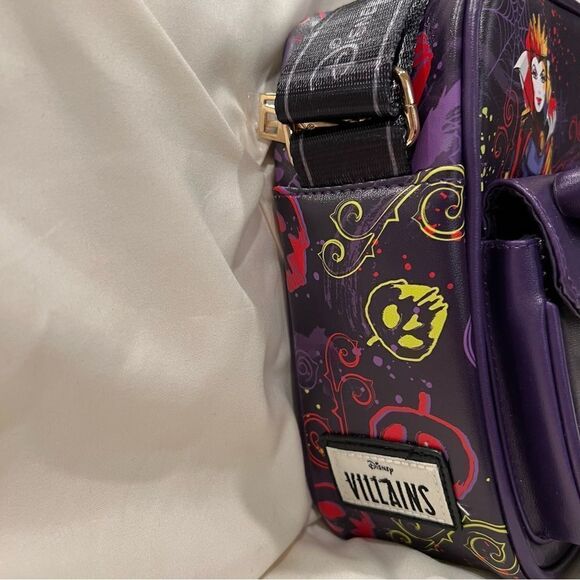 Disney Villains Evil Queen Apple Crossbody Bag Floral Bow Bag NWT WondaPOP Luxe - Picture 3 of 8
